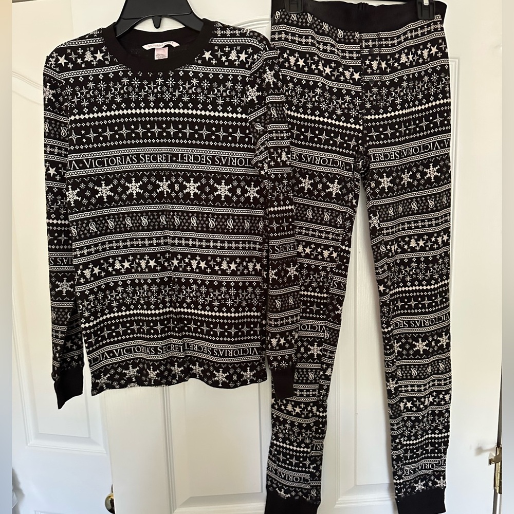 Victoria's Secret Festive Black and White Thermal Pajama set size XS